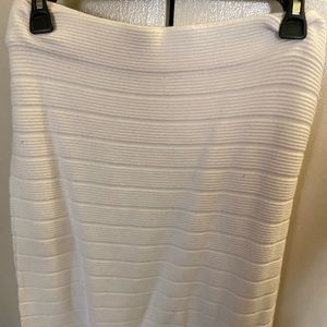 Cream knit skirt with black trim